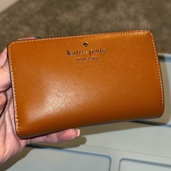 Kate Spade Madison Medium Compact Bifold Wallet - Picture 2 of 6